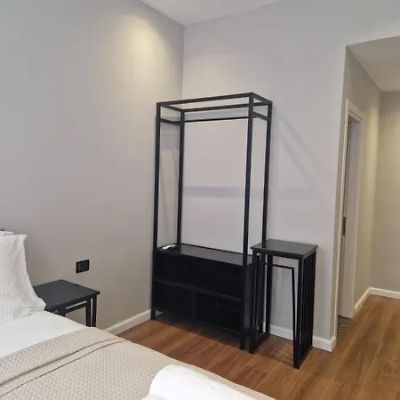 מלון Santa Maria, Cerloj דורס