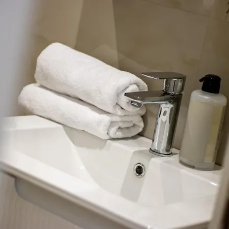 מלון Santa Maria, Cerloj דורס