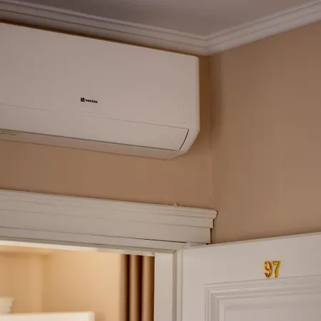 מלון Santa Maria, Cerloj דורס