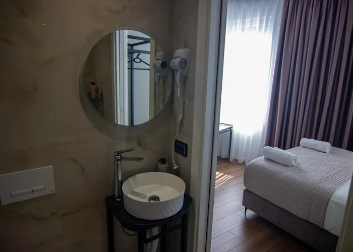 Santa Maria, Cerloj Hotel