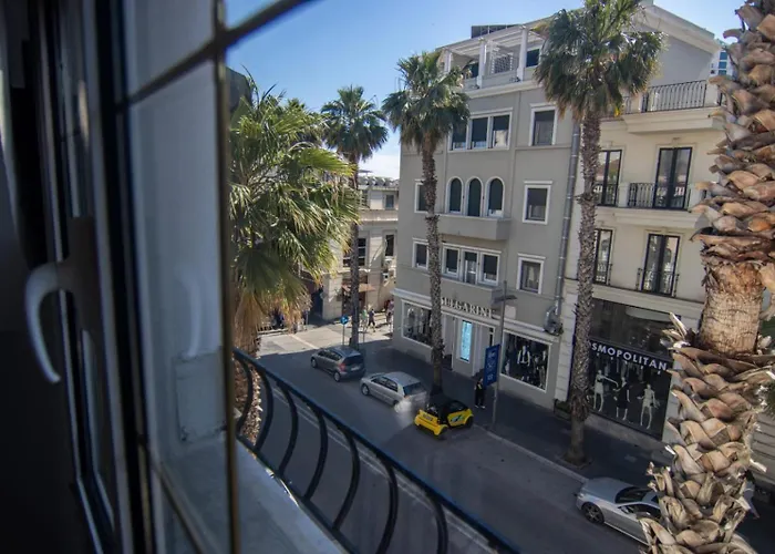 Santa Maria, Cerloj Hotel Durrës