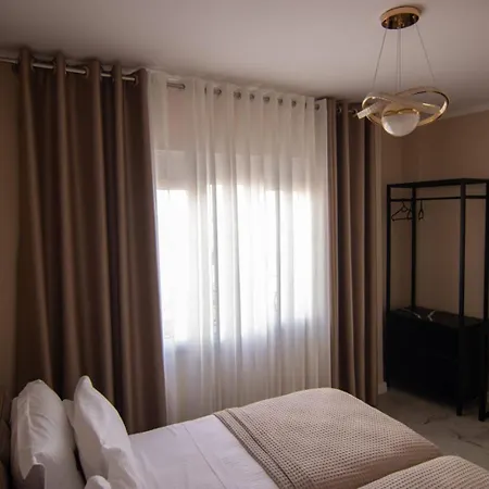 Santa Maria, Cerloj ドゥラス