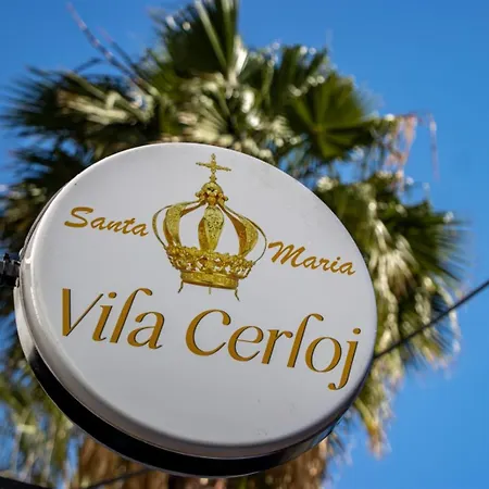 Hotel Santa Maria, Cerloj *