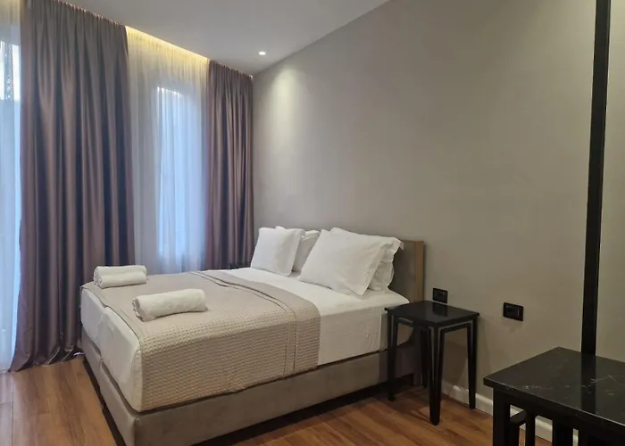 Santa Maria, Cerloj Hotel