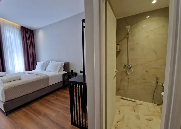 Santa Maria, Cerloj Hotel