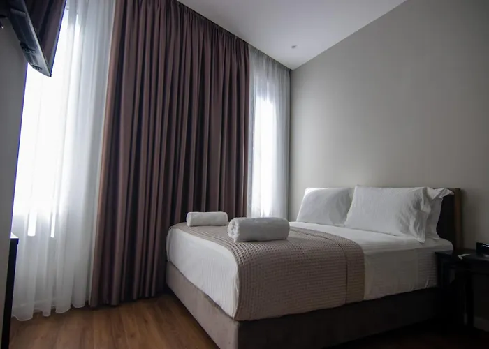 Santa Maria, Cerloj Hotel