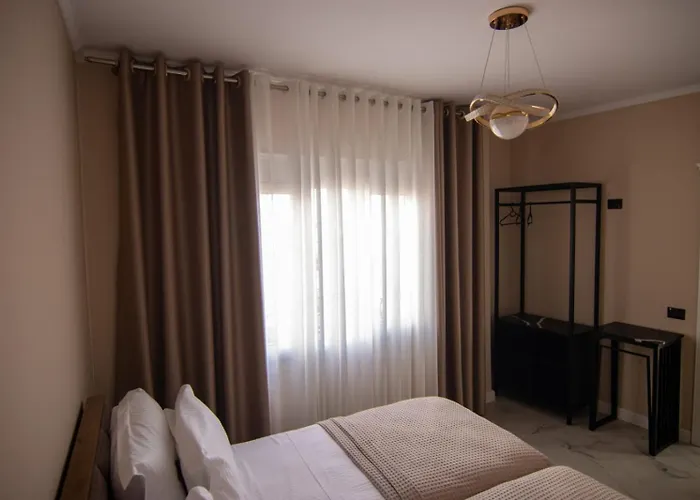 Santa Maria, Cerloj Durrës