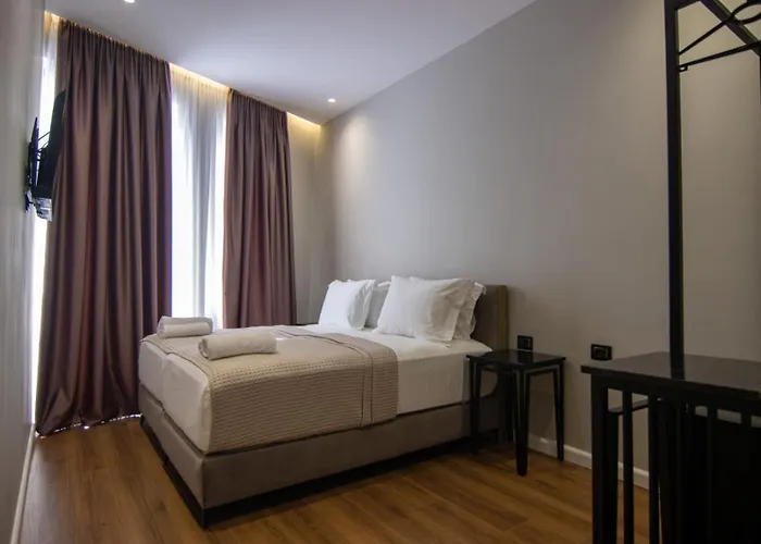 Santa Maria, Cerloj Hotel Durrës