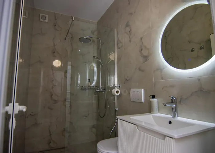 Santa Maria, Cerloj Durrës