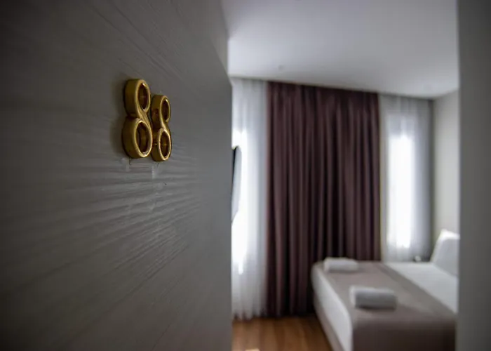 Hotel Santa Maria, Cerloj